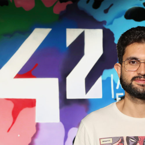 «Mi nombre es Sisma y tengo licencia para programar»